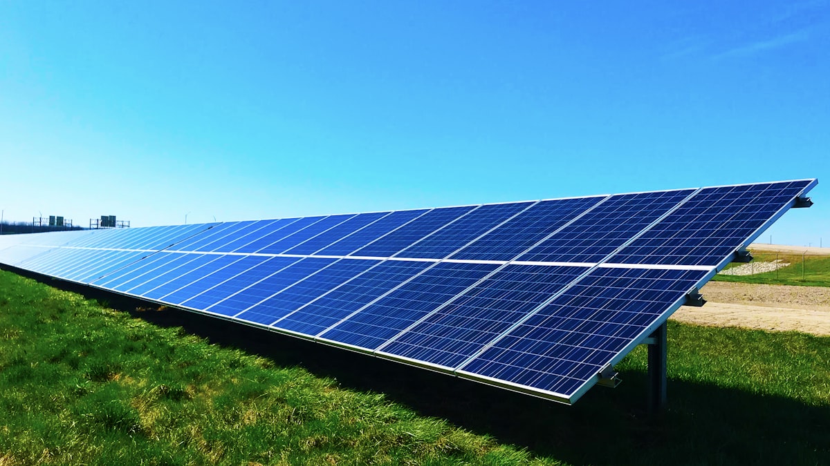Photovoltaik als Teil des Konzepts. Google plant am Standort Kronstorf unter anderem Solaranlagen und die Nutzung der Abwärme für die regionale Energiewende.